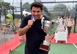 Jero Cañas celebra su título como campeón de Italia de pádel con la Lazio.