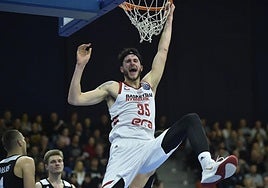 Mate de Zach Hankins en su etapa en el Nymburk checo.