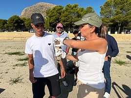 La Junta devuelve a la naturaleza tres cernícalos y una carraca recuperados en el CREA de Vélez-Blanco