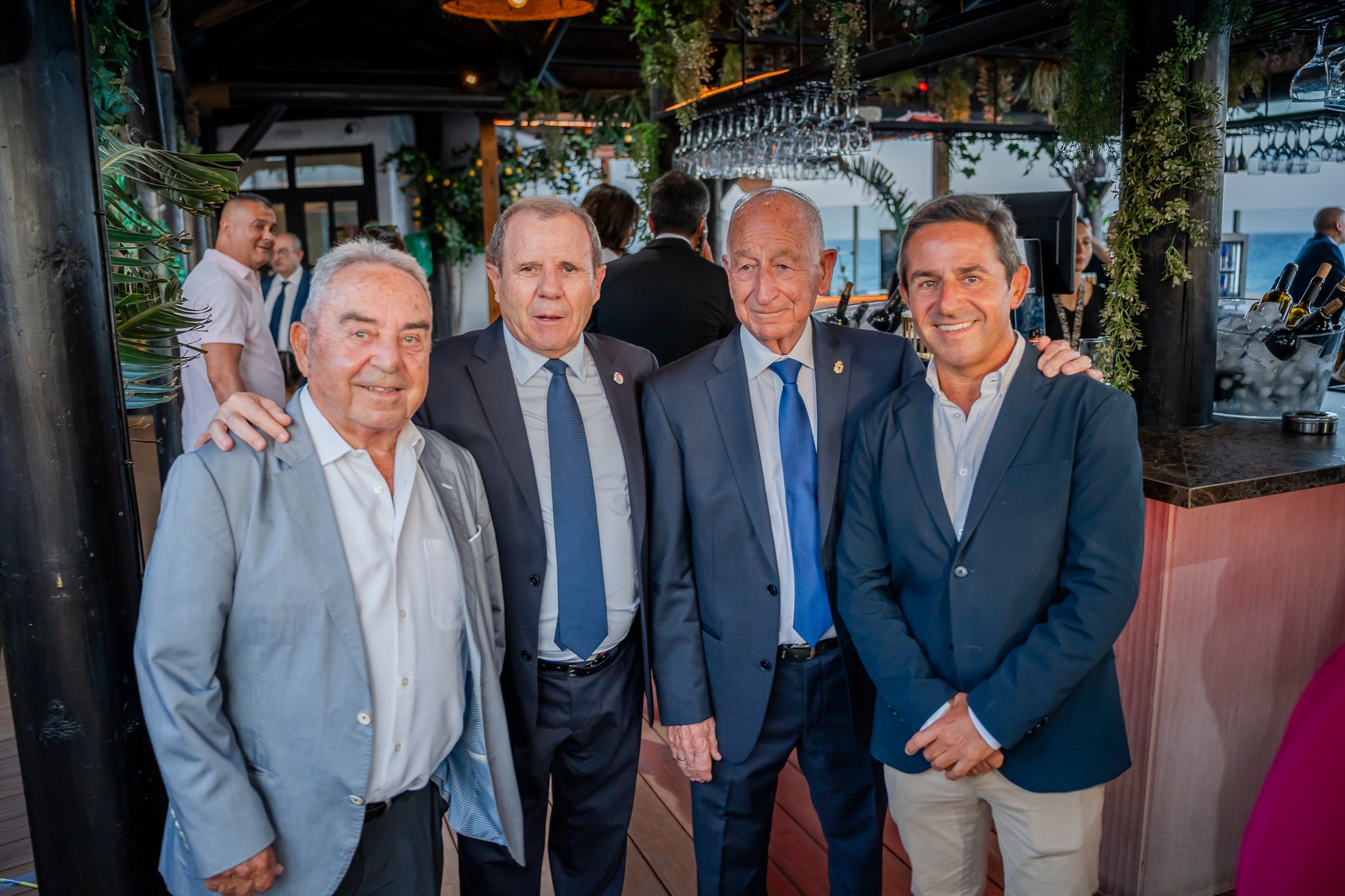 El abrazo entre las orillas de Alborán