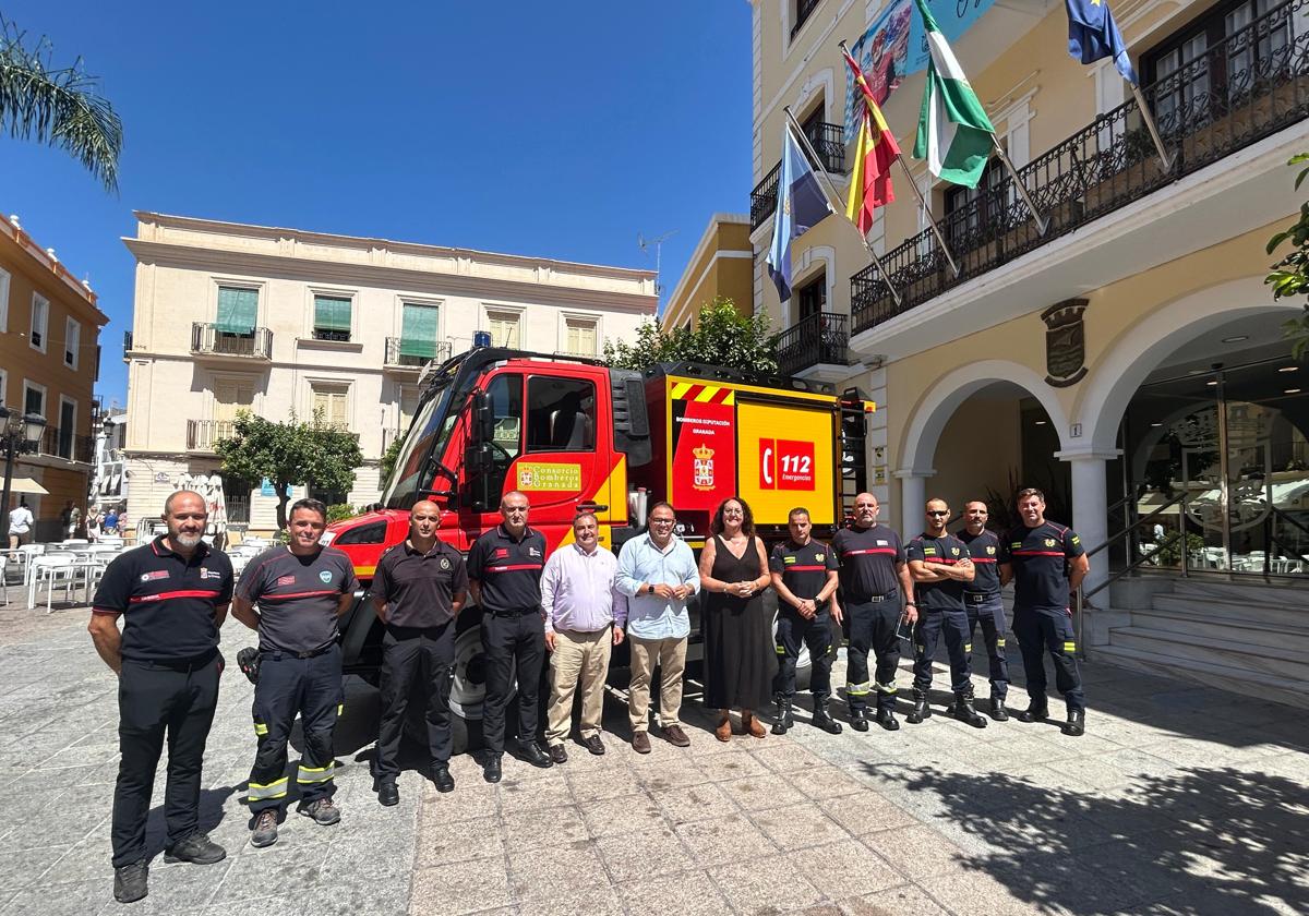 Diputación dota al Servicio de Bomberos de Almuñécar de una bomba forestal