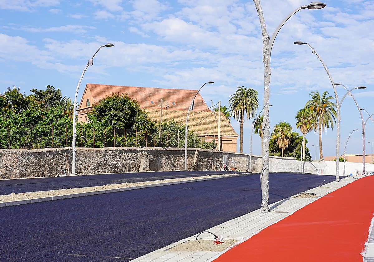 Motril reabre el desdoblamiento de la calzada en el Camino de las Ventillas