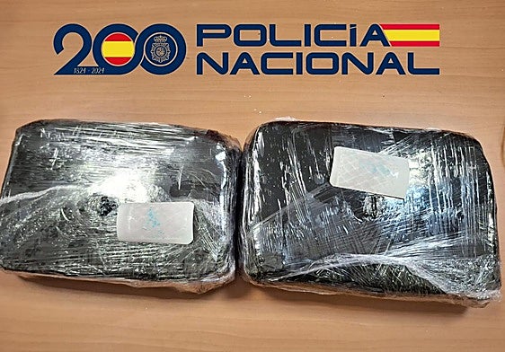 Paquetes de cocaína requisados durante la intervención.
