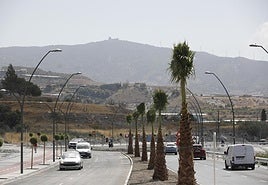 La actuación de mejora y ampliación del carril ha terminado tras nueve meses de obras y permite de nuevo el acceso a Motril por su principal entrada desde la autovía