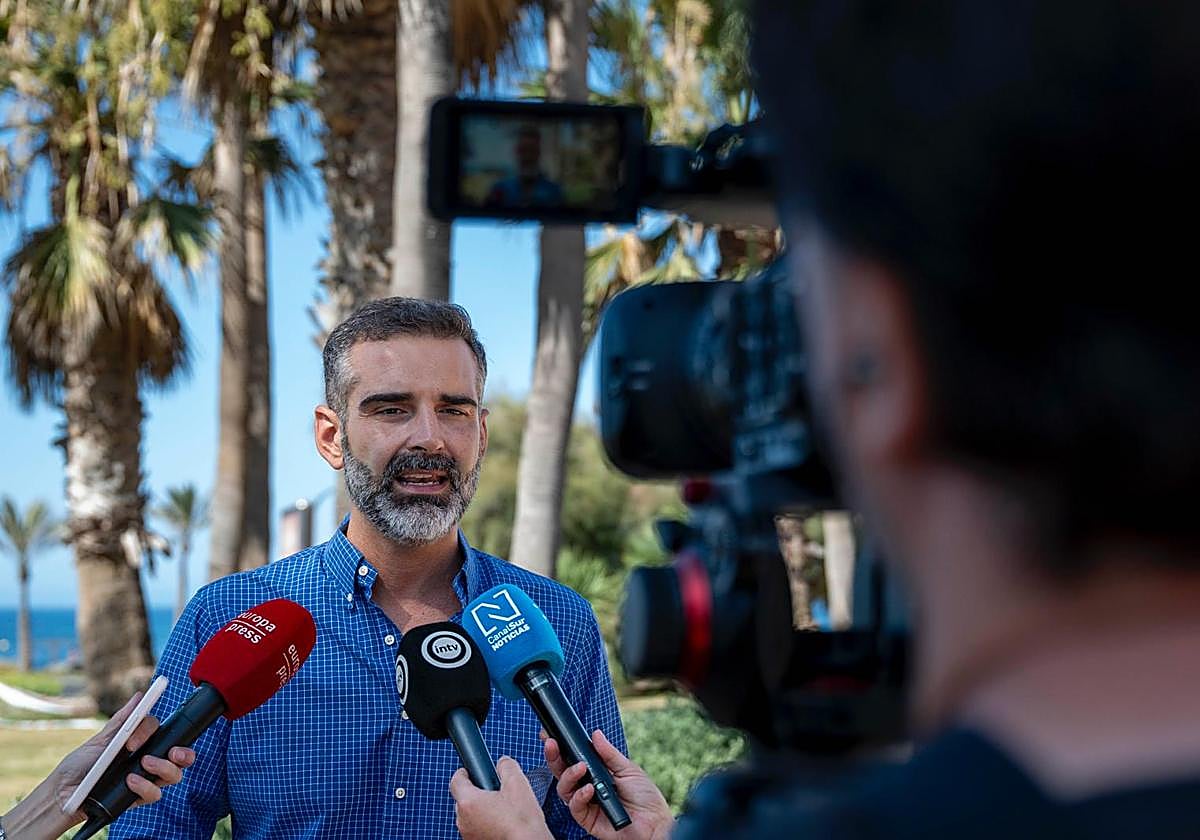 El consejero de Agricultura, Pesca, Agua y Desarrollo Rural, Ramón Fernández-Pacheco