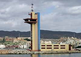 El icónico edificio del Puerto deAlmería creado para acoger la Capitanía y Salvamento.