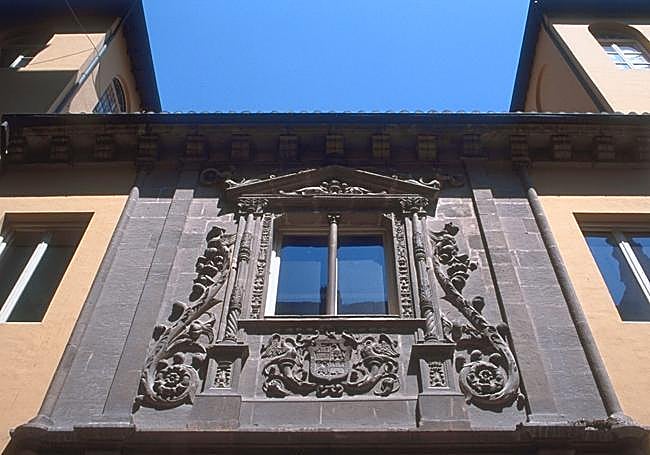 Fachada del Colegio de Niñas Nobles.