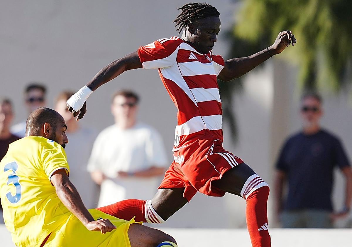 Faye deja atrás a Fali contra el Cádiz.
