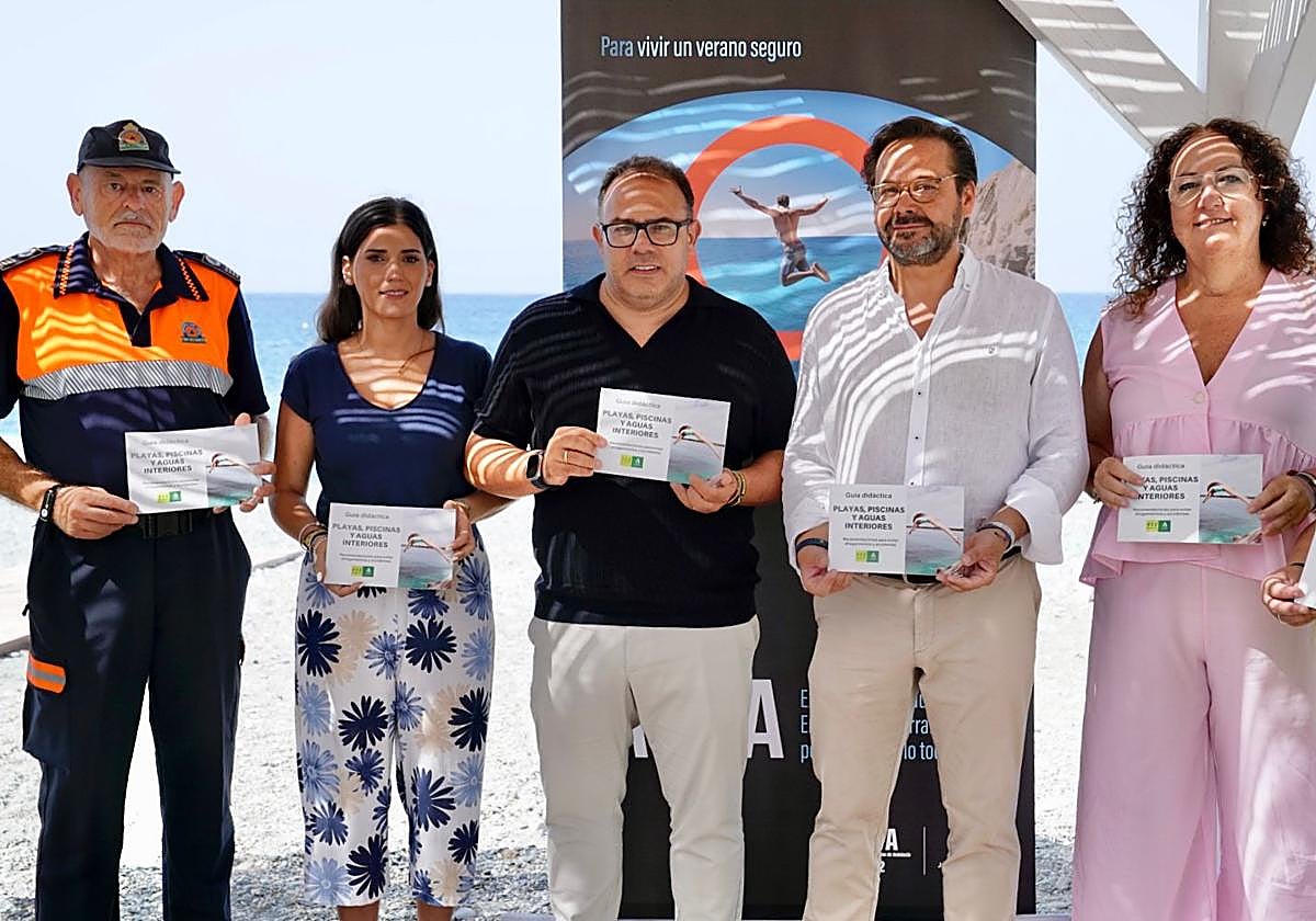 La Junta presenta una campaña para prevenir este verano ahogamientos en las zonas de baño