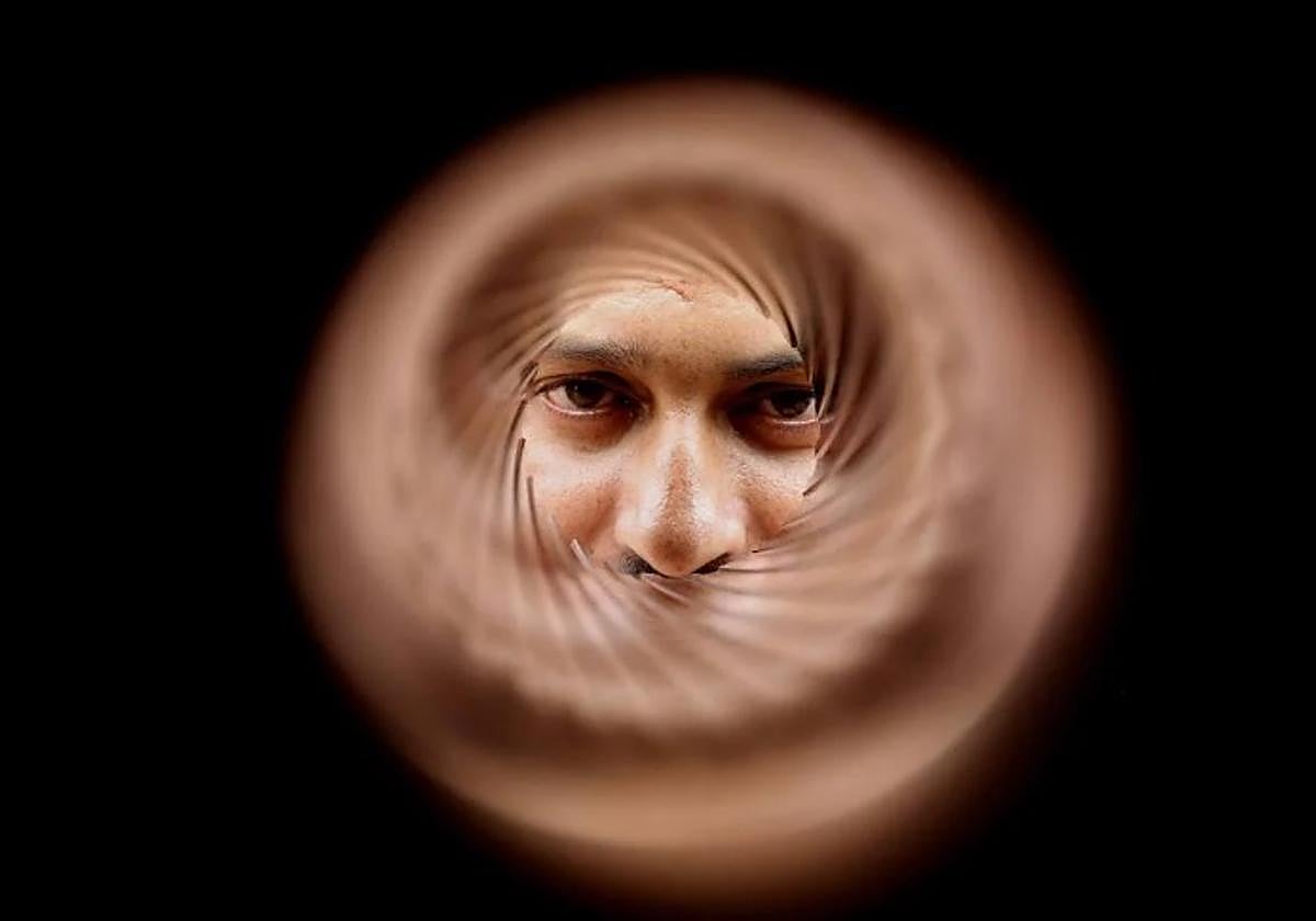 Instalar una cámara en la mirilla sin razones de seguridad es desproporcionado y afecta a la intimidad: lo dice el Supremo