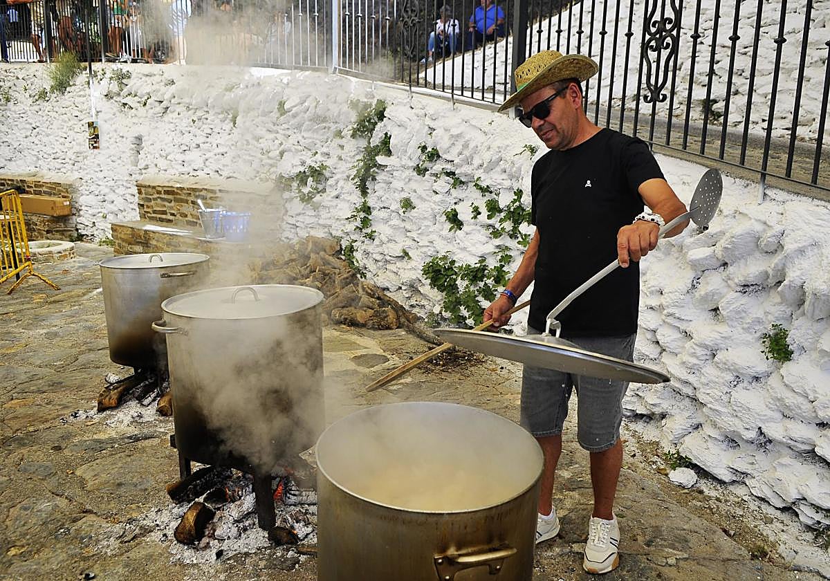 Localidad alpujarreña de Pórtugos con motivo de su Fiesta de la Parva y la inauguración de un mirador en la Era de Arriba.