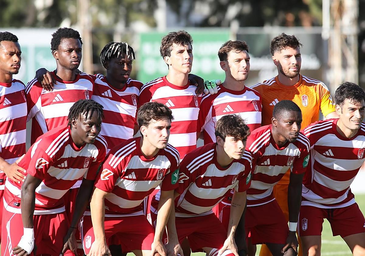 Alineación titular del Granada para el amistoso contra el Cádiz.