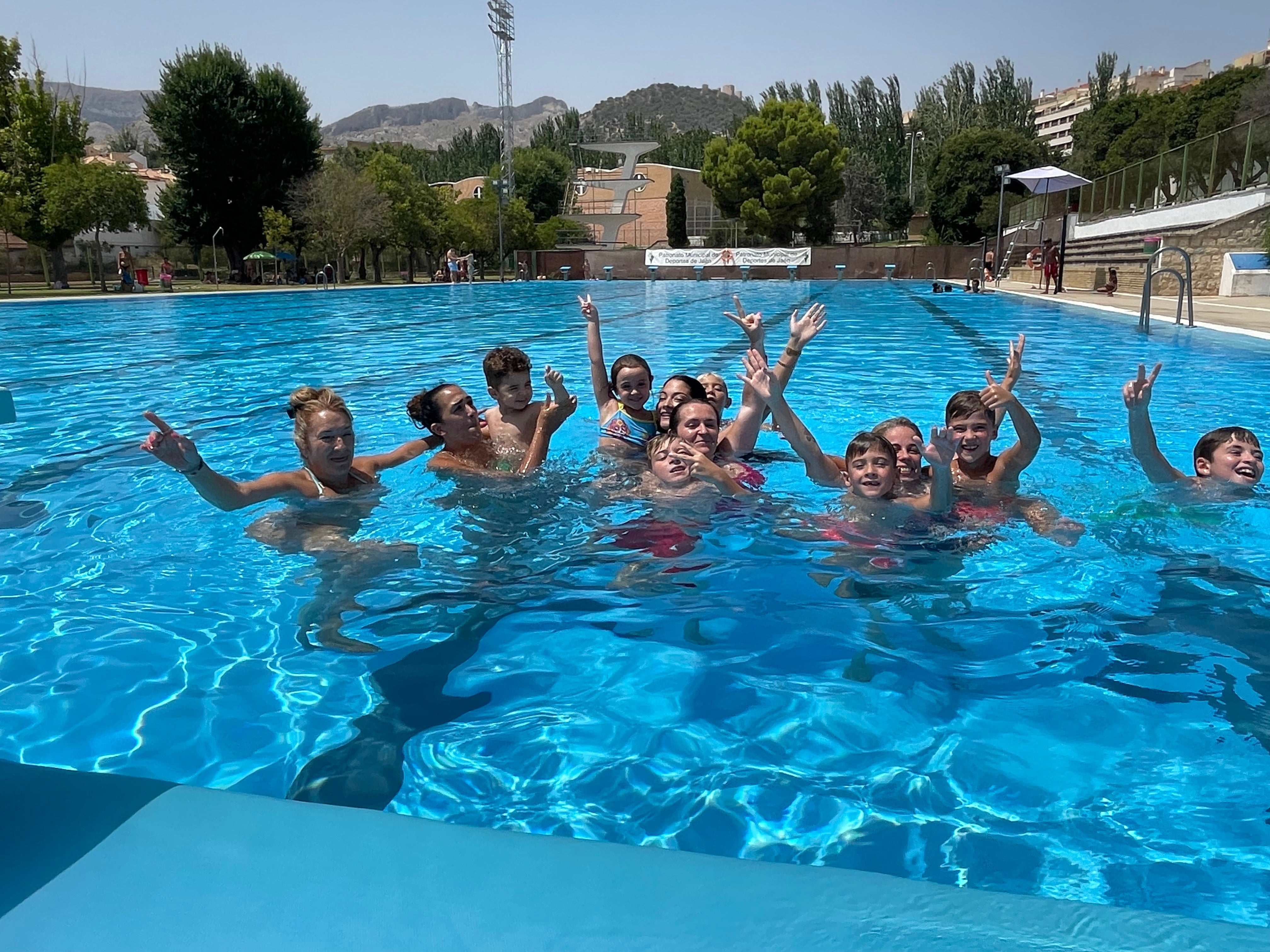 Así capean los jinenses el calor extremo