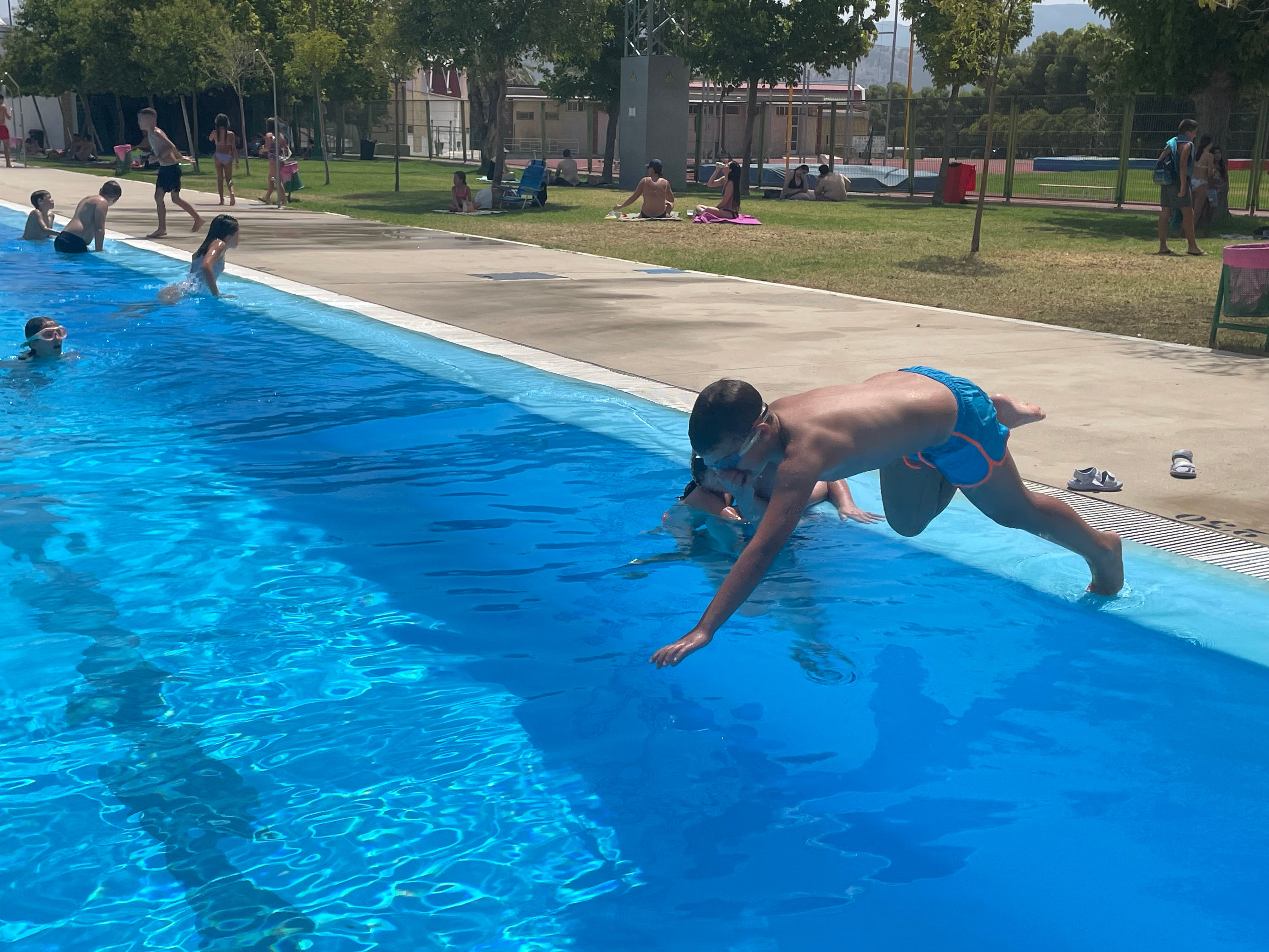 Así capean los jinenses el calor extremo