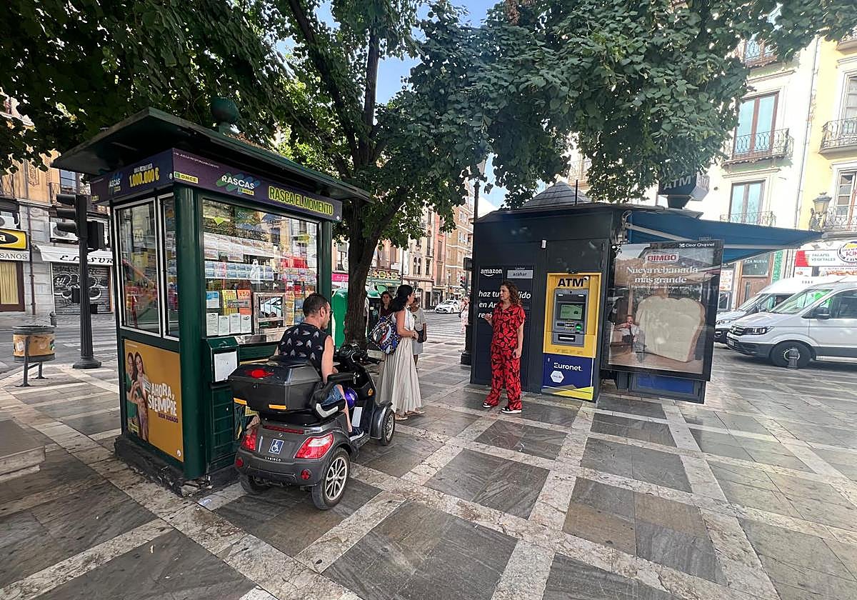 El PSOE denuncia la «ocupación excesiva en Plaza Nueva»