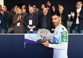 Un conjunto de la categoría de plata del fútbol nacional, el Granada, disputará el Trofeo del Olivo de este curso.