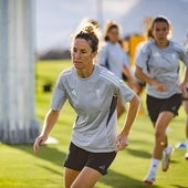 Lauri Requena, capitana del Granada femenino, durante un entrenamiento.