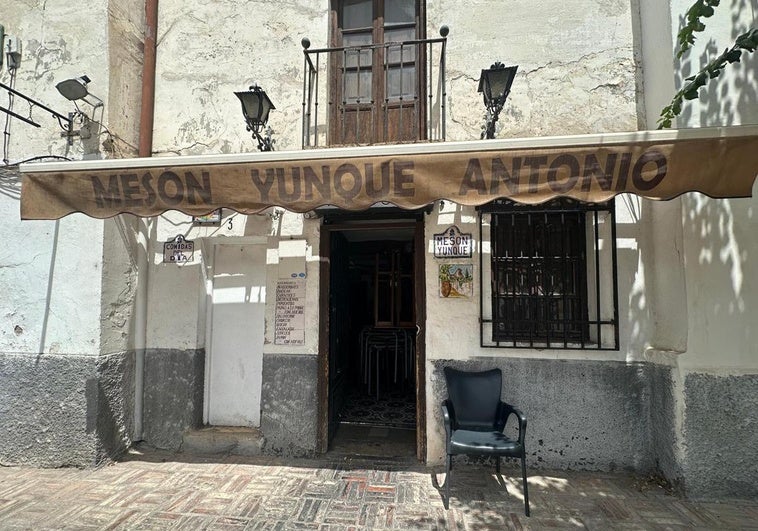 El mítico bar del Albaicín que no encuentra sucesión: «Cuando nos jubilemos, cerraremos; la cosa está muy mala»