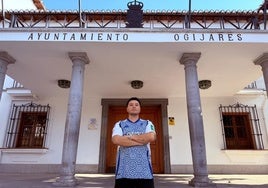 Karyl posa como granadinista en Ogíjares.