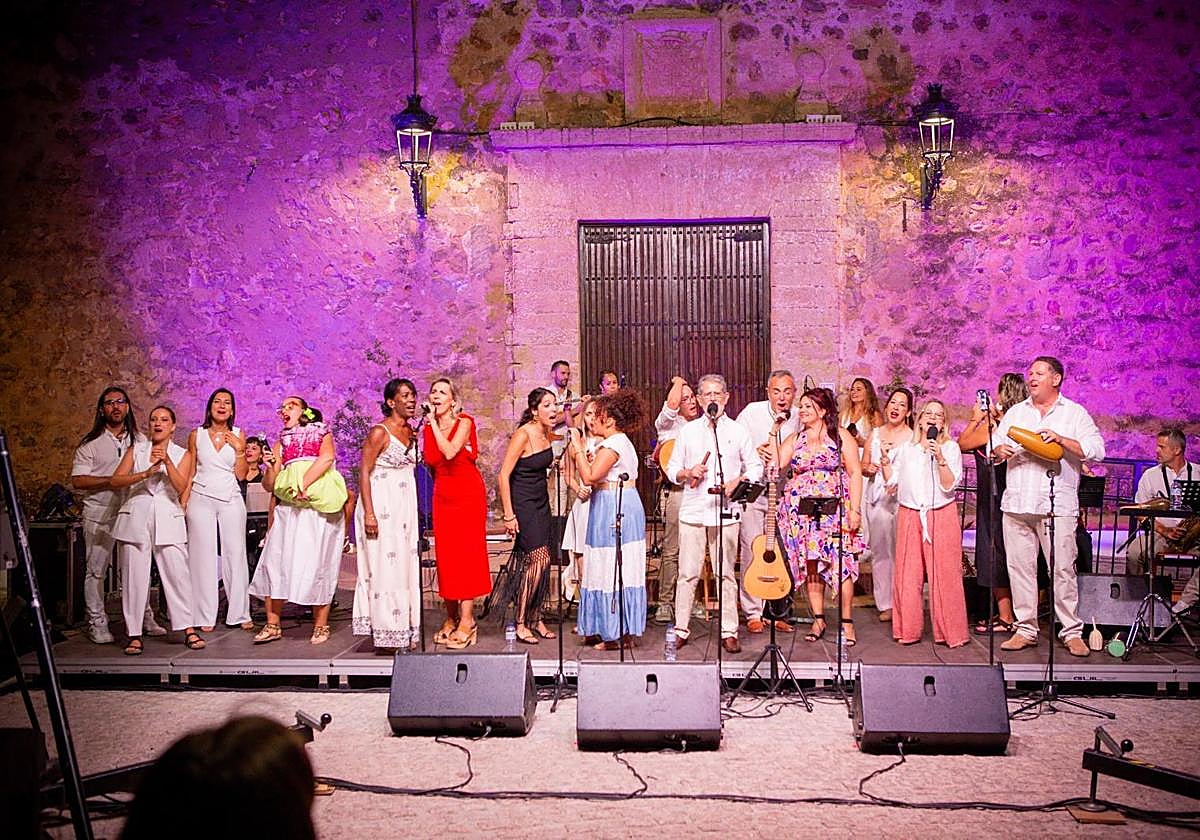 Enix celebra este festival que amplía la oferta cultural del municipio.