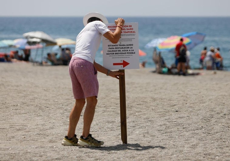 Salud levanta la recomendación de evitar el baño en la playa de Salobreña