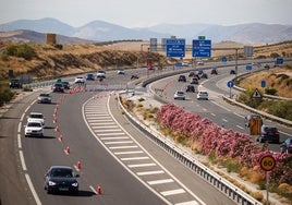 Desde el 1 de junio se activa un tercer carril de subida a Granada para evitar los atascos.