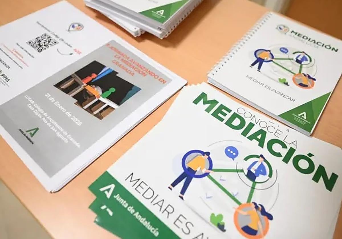 Documentos sobre mediación de la Junta de Andalucía.