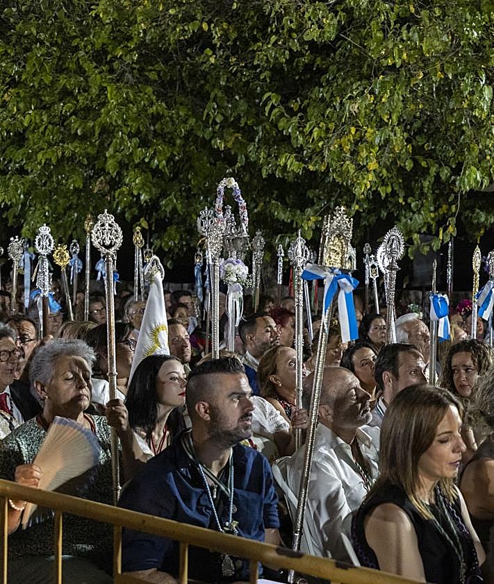 Imagen secundaria 2 - Fieles a una devoción mariana centenaria