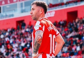 Embarba jugando en el UD Almería Stadium .UDA