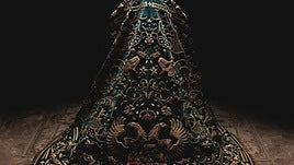 En el marco del Año Jubilar de la Esperanza, María Santísima de las Penas Coronada de Cádiz ha sido presentada de manera inusual con el espectacular manto de color verde granadino, adornado con simbología asuncionista