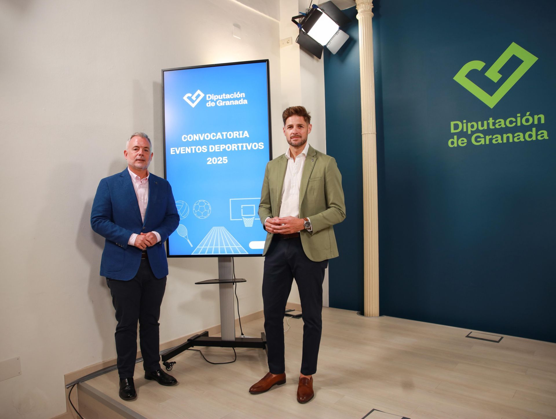 Nicolás Navarro (izquierda) y Eric Escobedo, en la presentación.