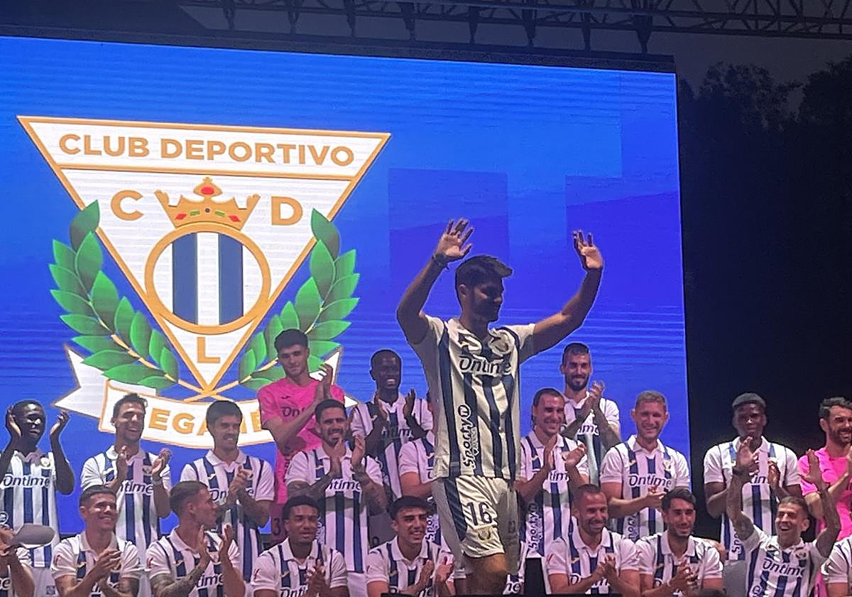 Melero durante la presentación de la plantilla del Leganés en el recinto ferial de Leganés