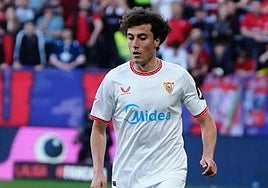 Diego Hormigo, durante el único partido que jugó con el primer equipo del Sevilla la temporada pasada.