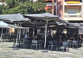 Una terraza del centro de la capital, en la plaza de la Constitución, este jueves.