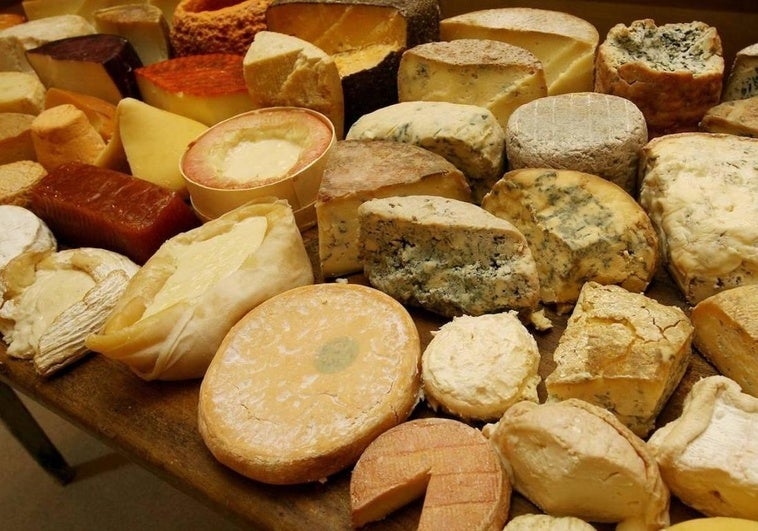 Alerta en España por la venta de quesos con listeria