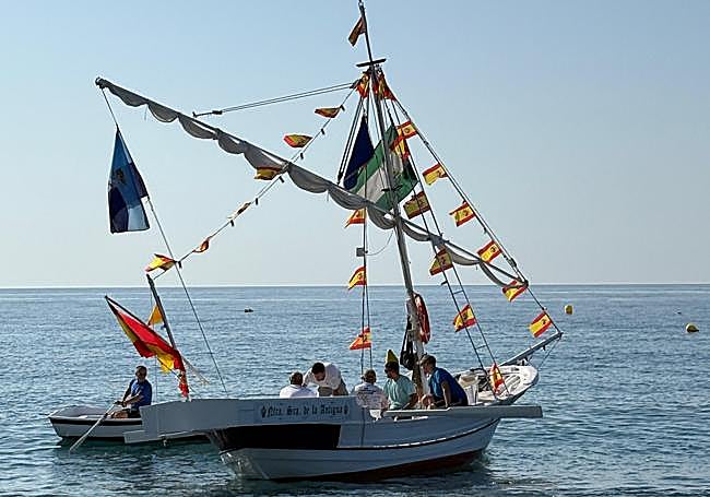 El barco que llevará a la Virgen esta tarde en Almuñécar