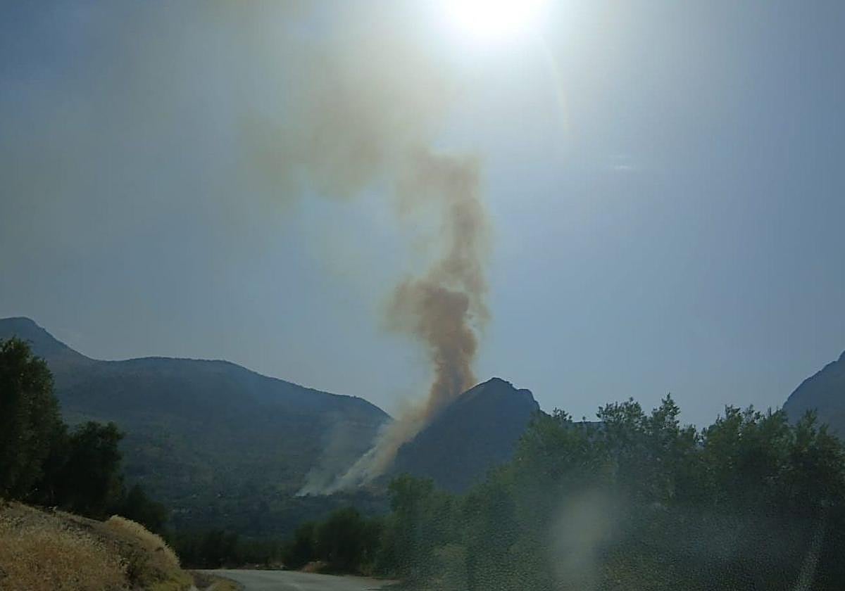 Incendio en Albanchez de Mágina.