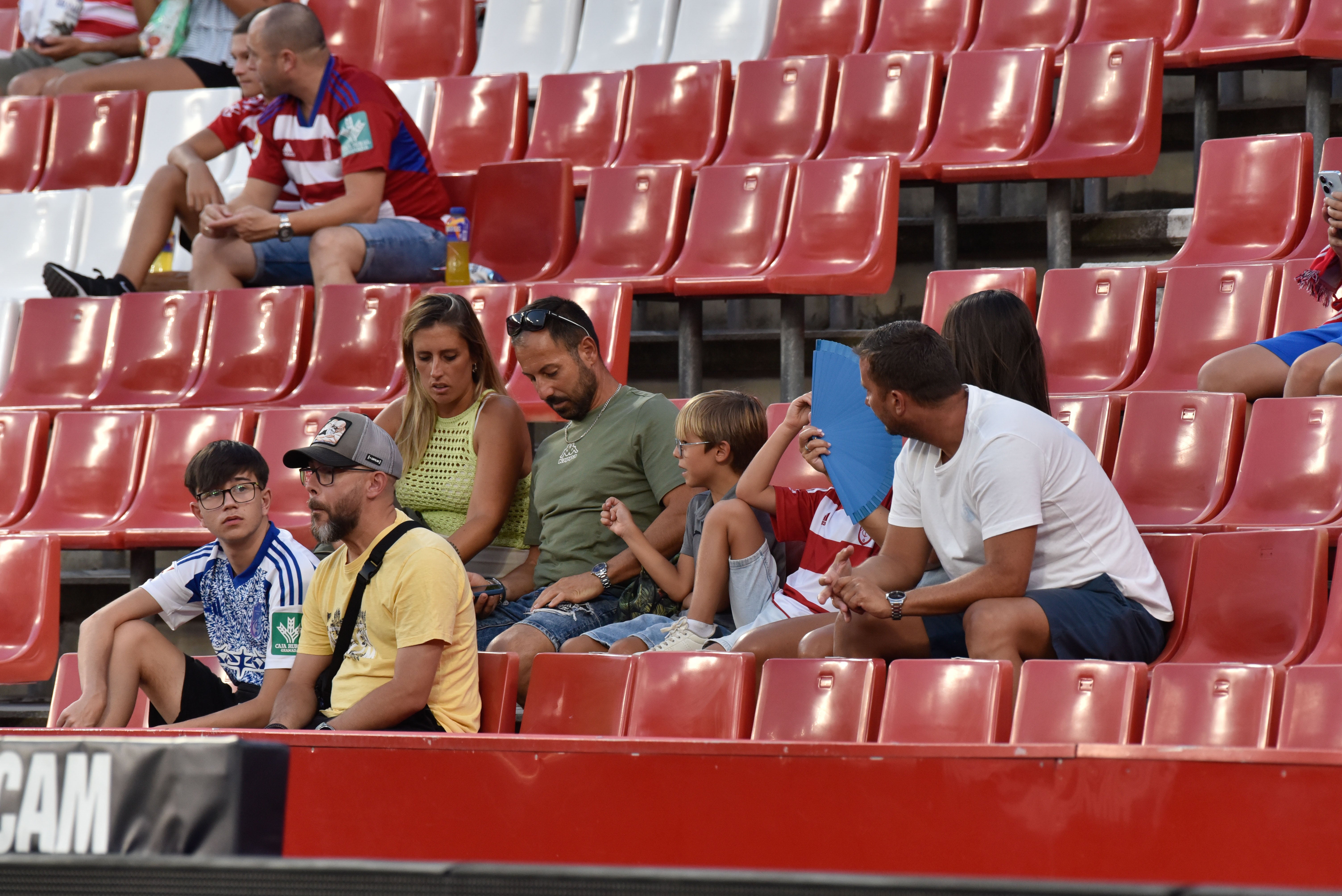 Encuéntrate en la grada del Granada-Depor