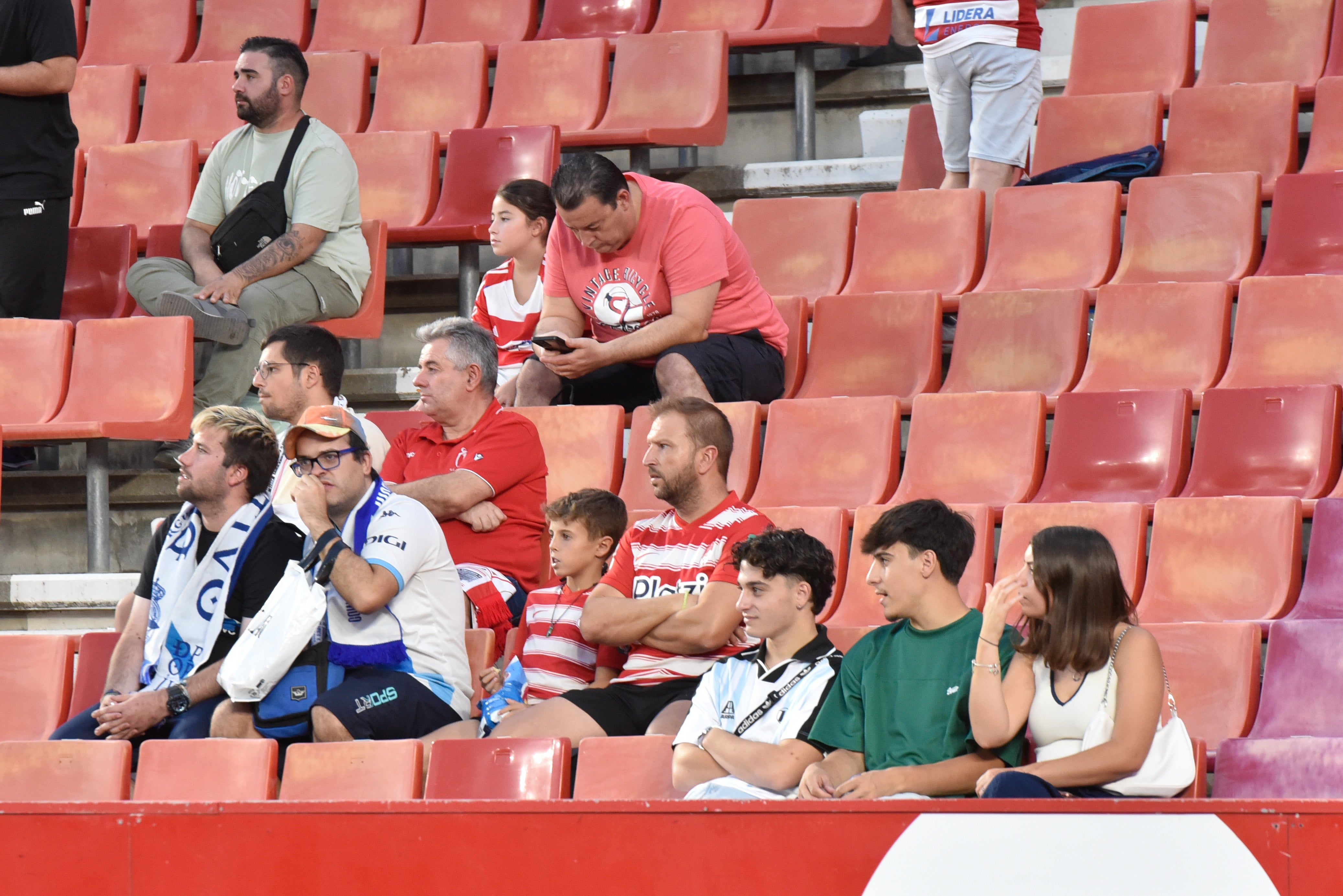 Encuéntrate en la grada del Granada-Depor