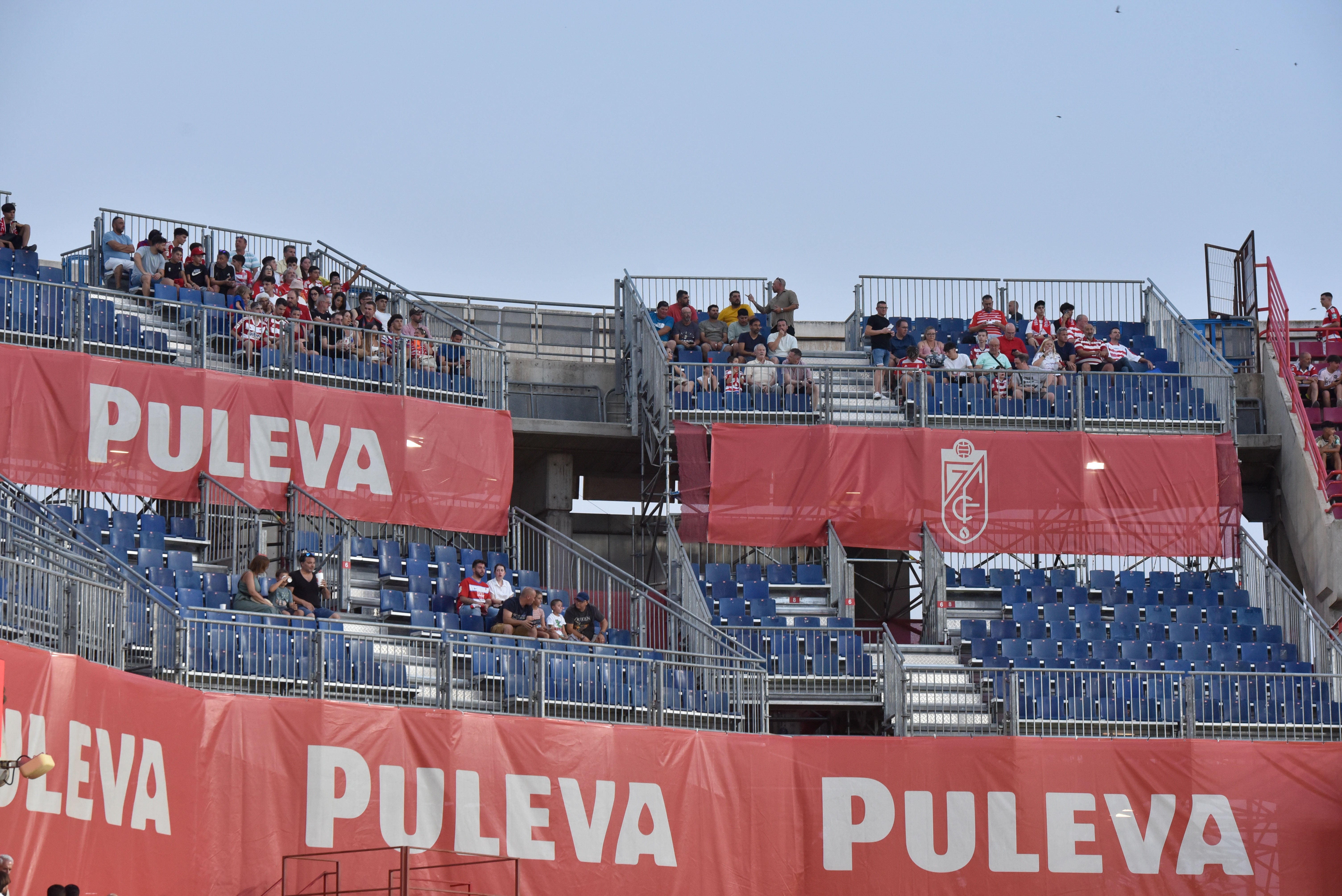 Encuéntrate en la grada del Granada-Depor