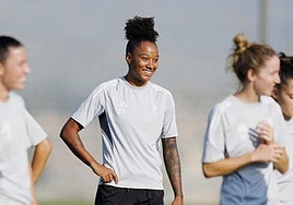 Jujuba sonríe durante un entrenamiento.