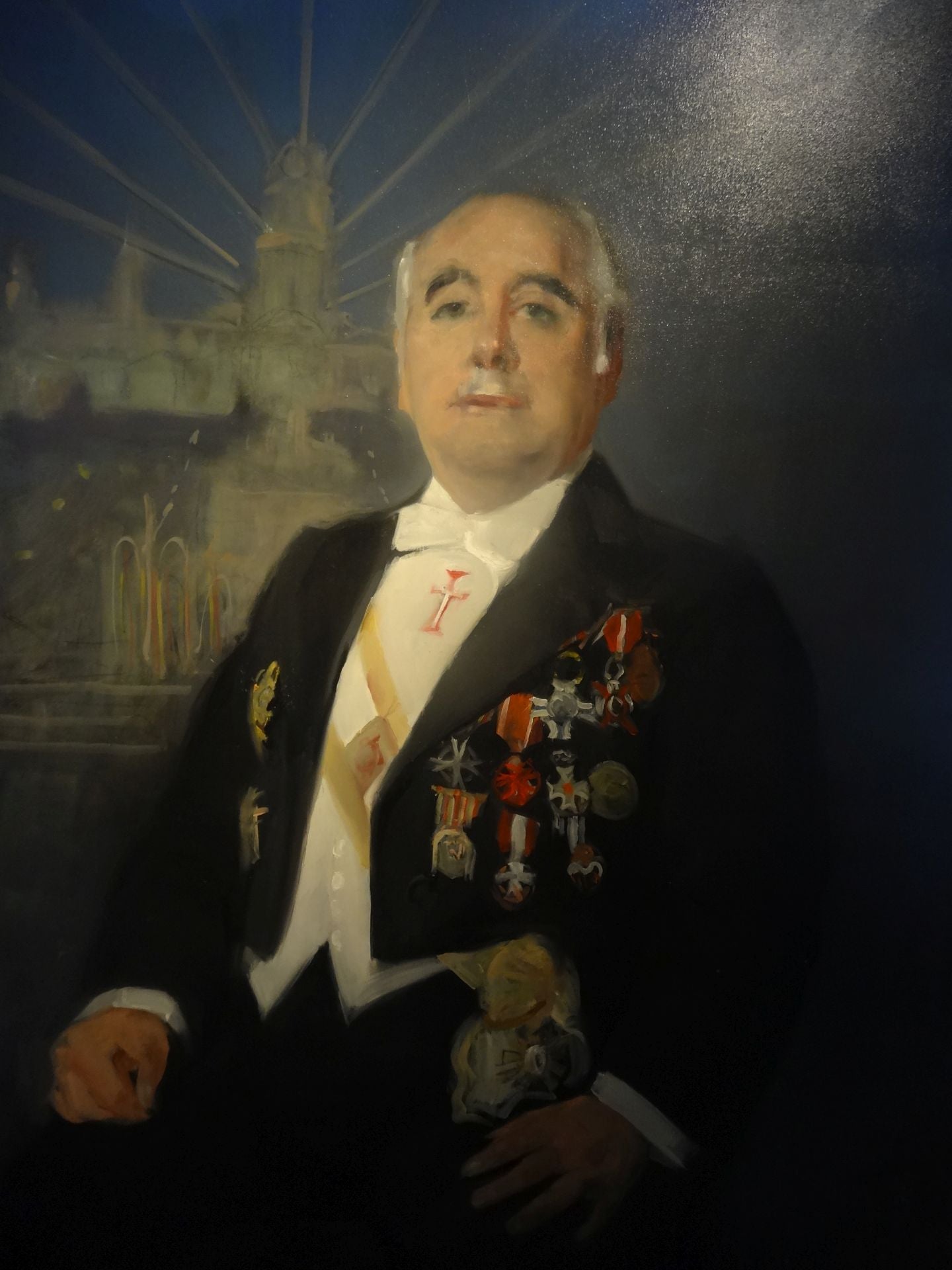 Imagen - La fuente, de 70 metros de longitud, fue encargada a Carlos Buigas, el ingeniero catalán responsable de las fuentes luminosas de la Expo de Bruselas y de la Fuente Mágica de Montjuïc