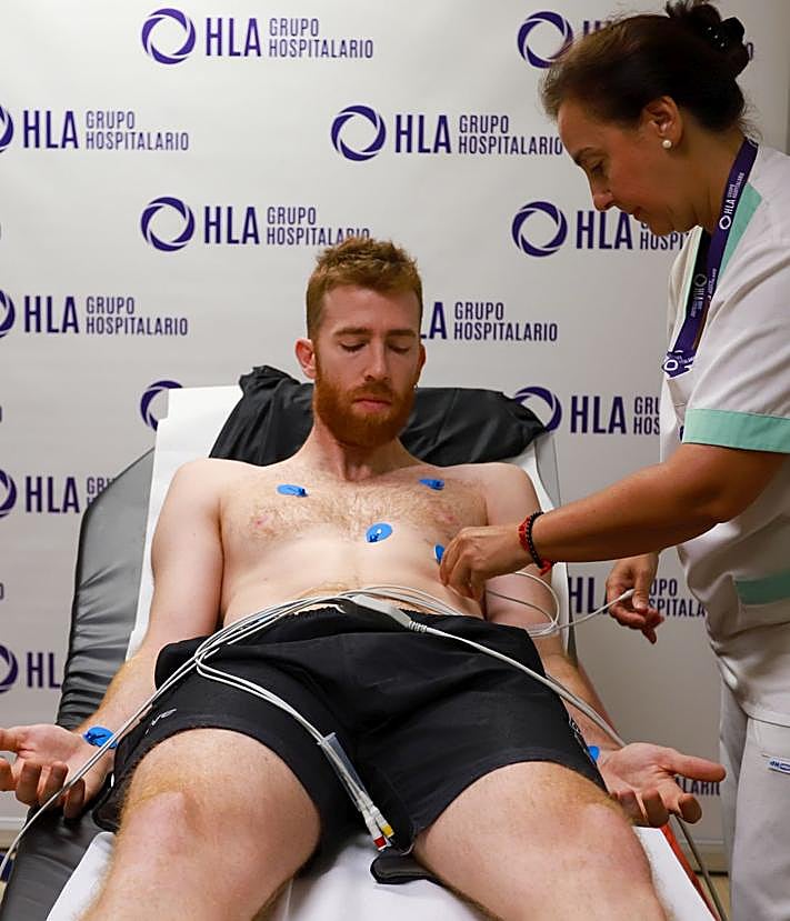 Imagen secundaria 2 - Luz verde médica a la plantilla del Covirán