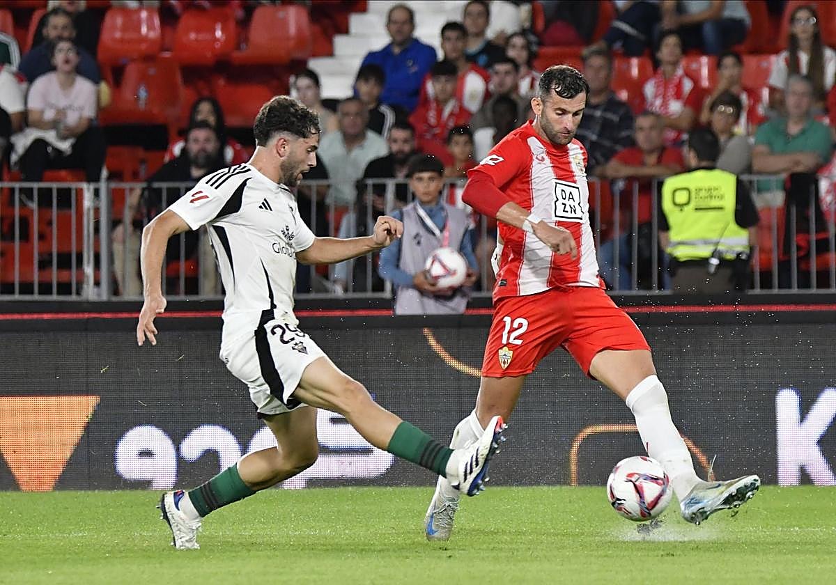 Baptistado hizo doblete en el último duelo en casa contra los manchegos.