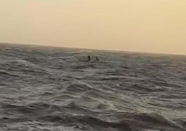 Rescatan a siete personas a la deriva en la Costa tras el reventón térmico