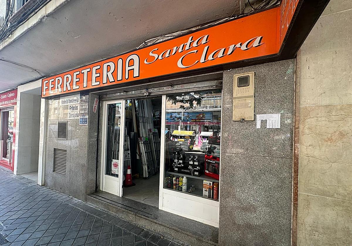 'Ferretería Santa Clara', calle Santa Clara Zaidín