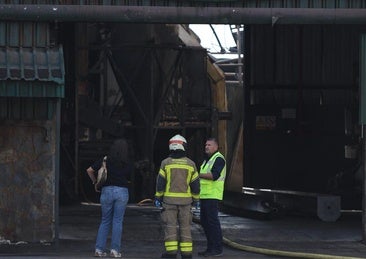 Los Bomberos creen que las víctimas de Pinos Puente trataron de apagar el fuego