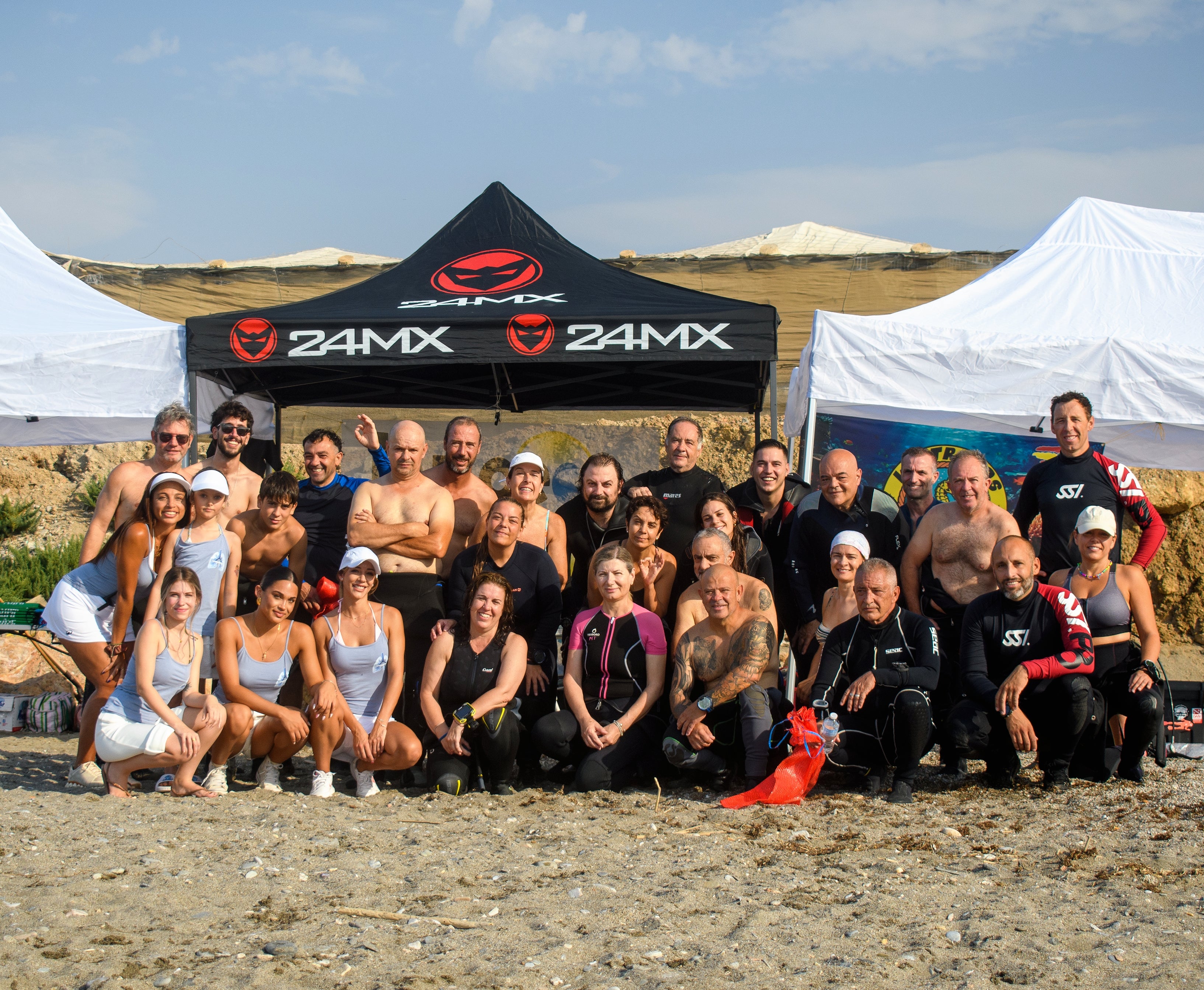 Fotografía de grupo de las personas participantes en la actividad.