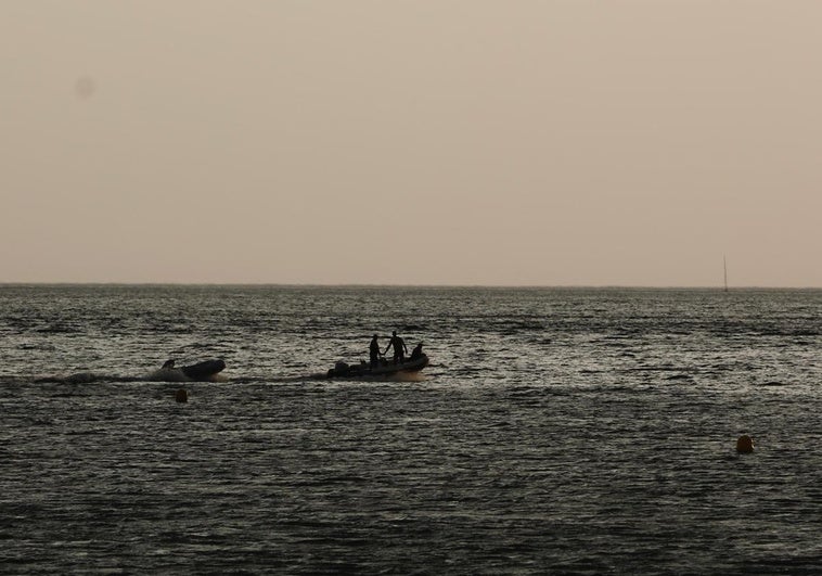 Los socorristas auxiliaron a 75 personas en el mar en el reventón térmico de la Costa granadina