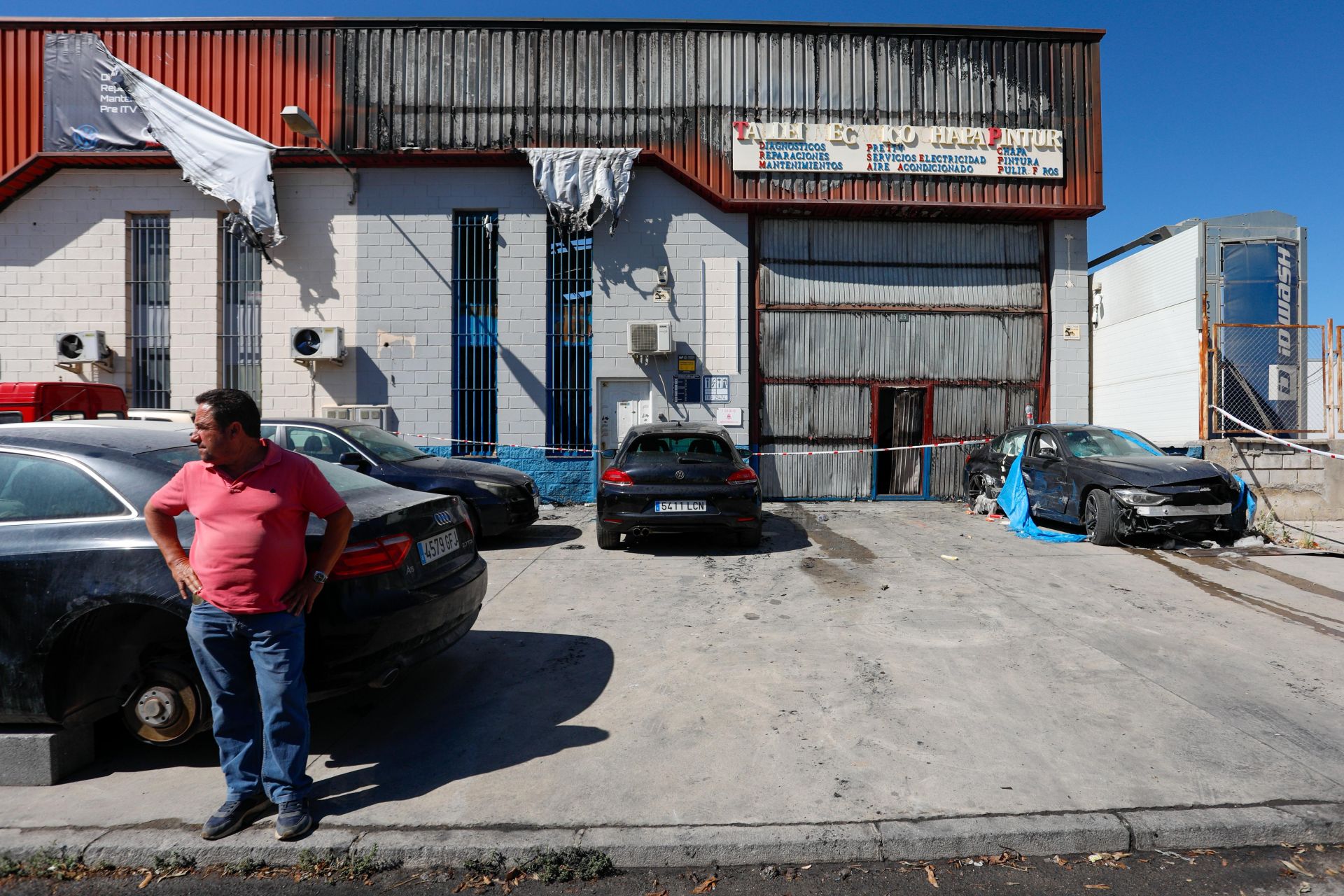 Dentro de la nave de Juncaril que ha ardido